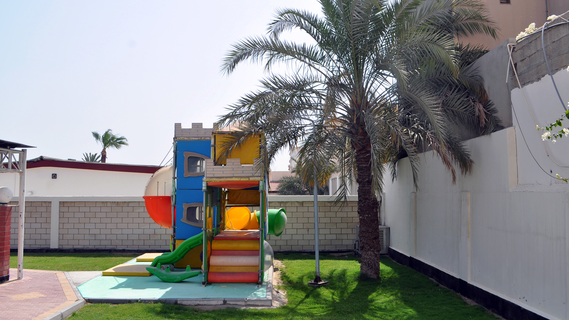 The main gate for Hani Garden
